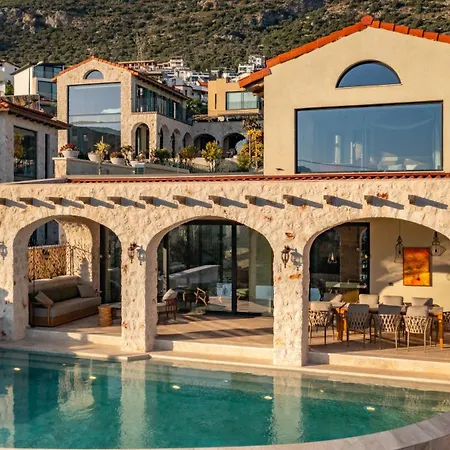 Villa Thalia, A Joyful Serenity Unmasked