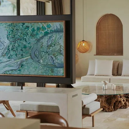 Thalia, A Joyful Serenity Unmasked *