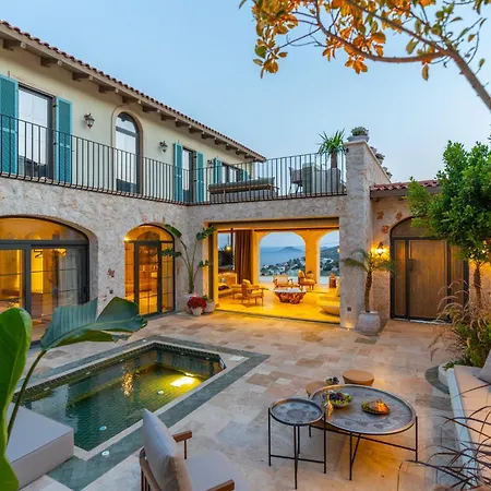 Thalia, A Joyful Serenity Unmasked ヴィラ