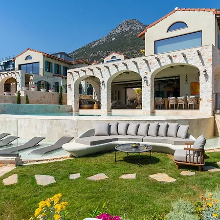 Thalia, A Joyful Serenity Unmasked ヴィラ