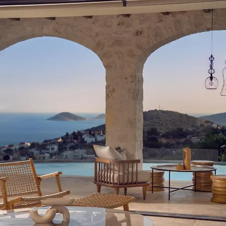 Villa Thalia, A Joyful Serenity Unmasked *
