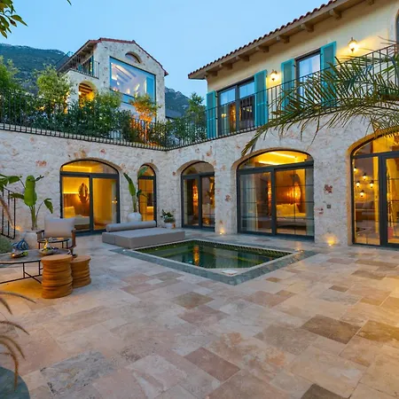 Villa Thalia, A Joyful Serenity Unmasked *
